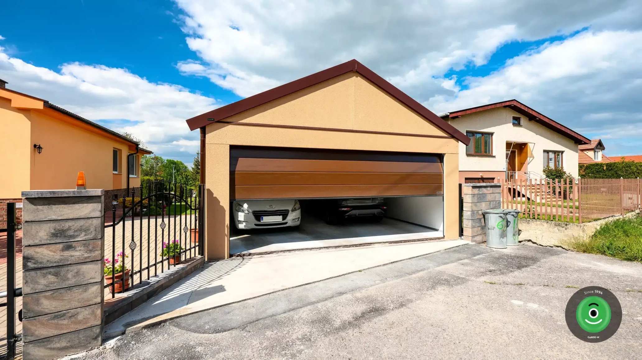 GARDEON garáž pro dvě auta sedlová střecha 1