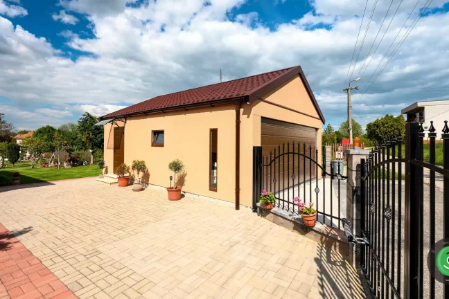 GARDEON garáž pro dvě auta sedlová střecha 2