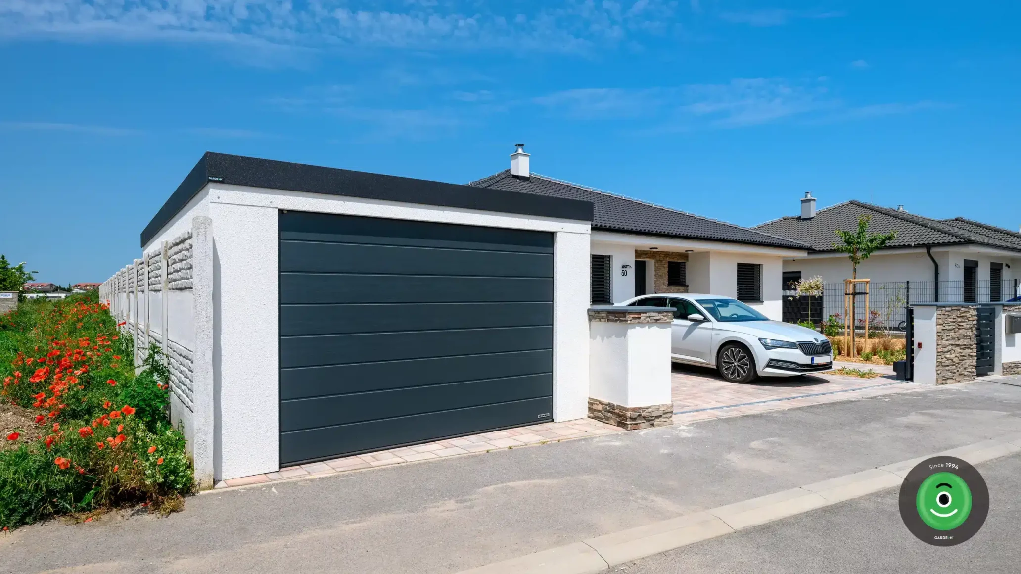 GARDEON garáž pro jedno auto s doplňky antracit 1