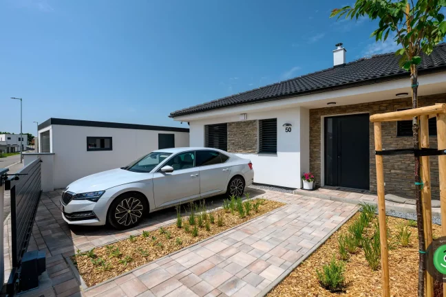 GARDEON garáž pro jedno auto s doplňky antracit 4