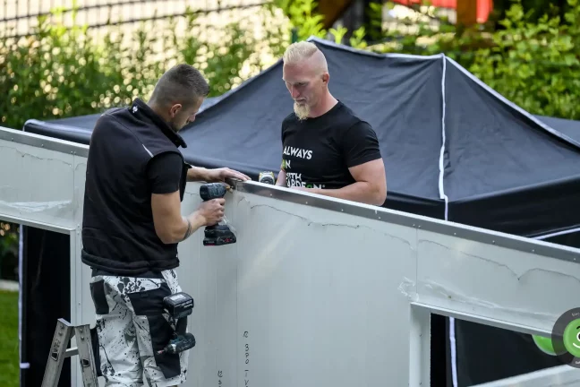 Pracující montážníci