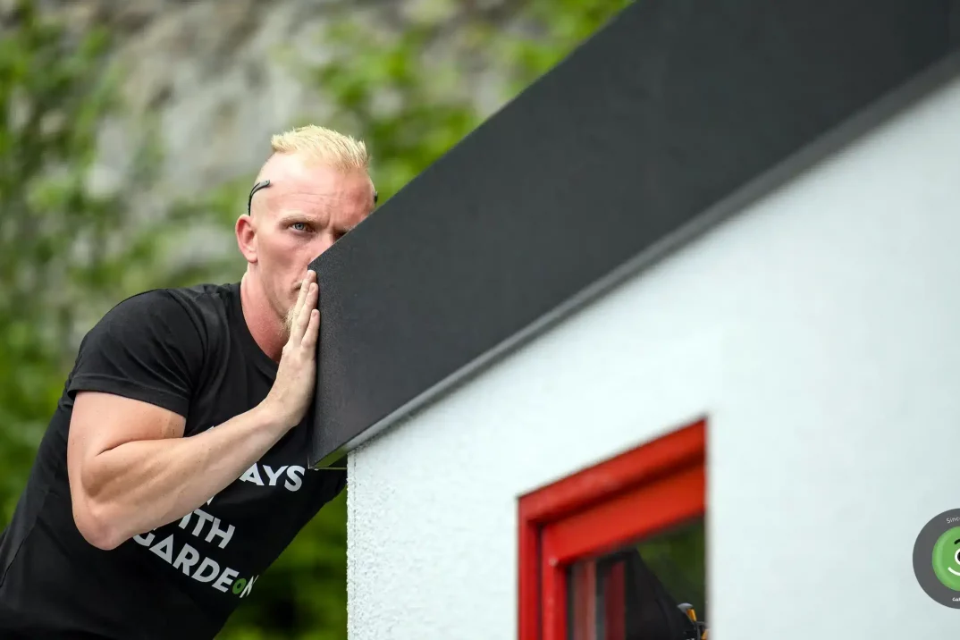 Přeměřování střechy garáže