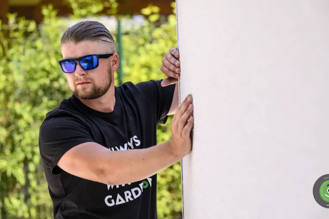 Detail na montážníka GARDEON