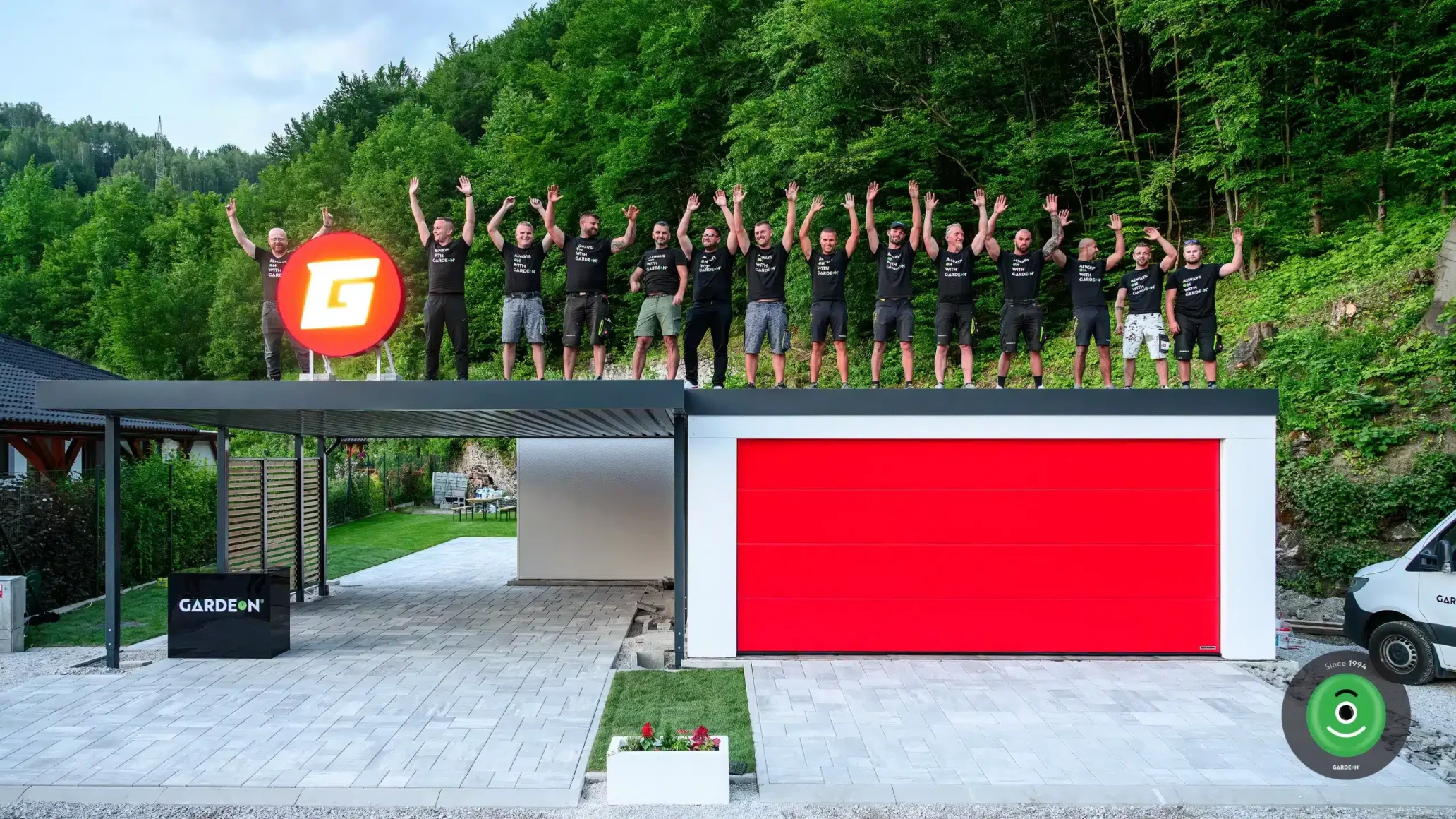 Montážníci s Rasťem Chválem po úspěšné montáži pro Garáž TV u Banské Bystrice