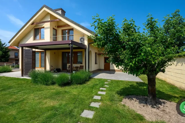 GARDEON pergola před domem 1