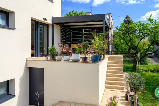 GARDEON vyvýšená pergola na posezení 1