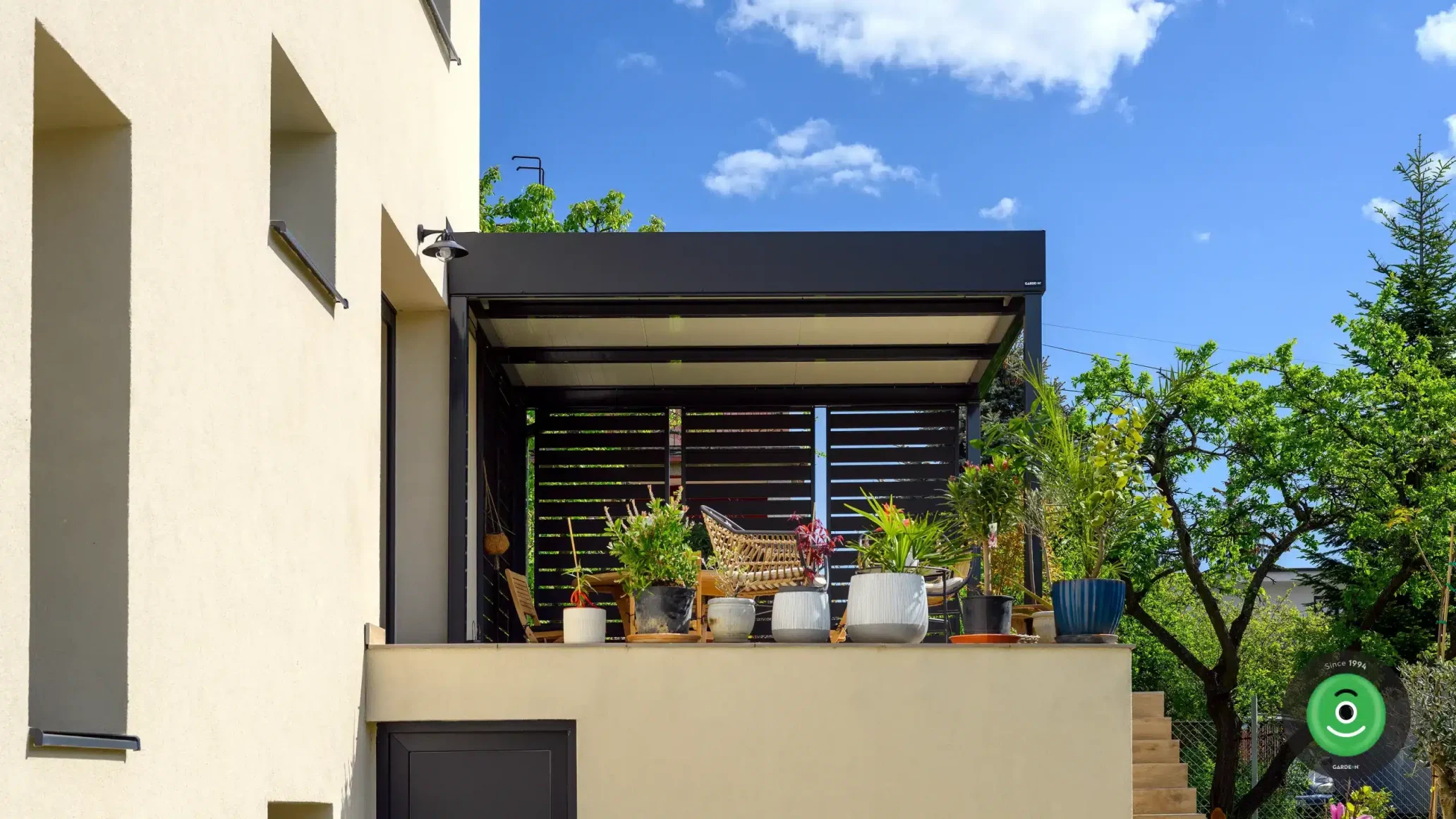 GARDEON vyvýšená pergola na posezení 3