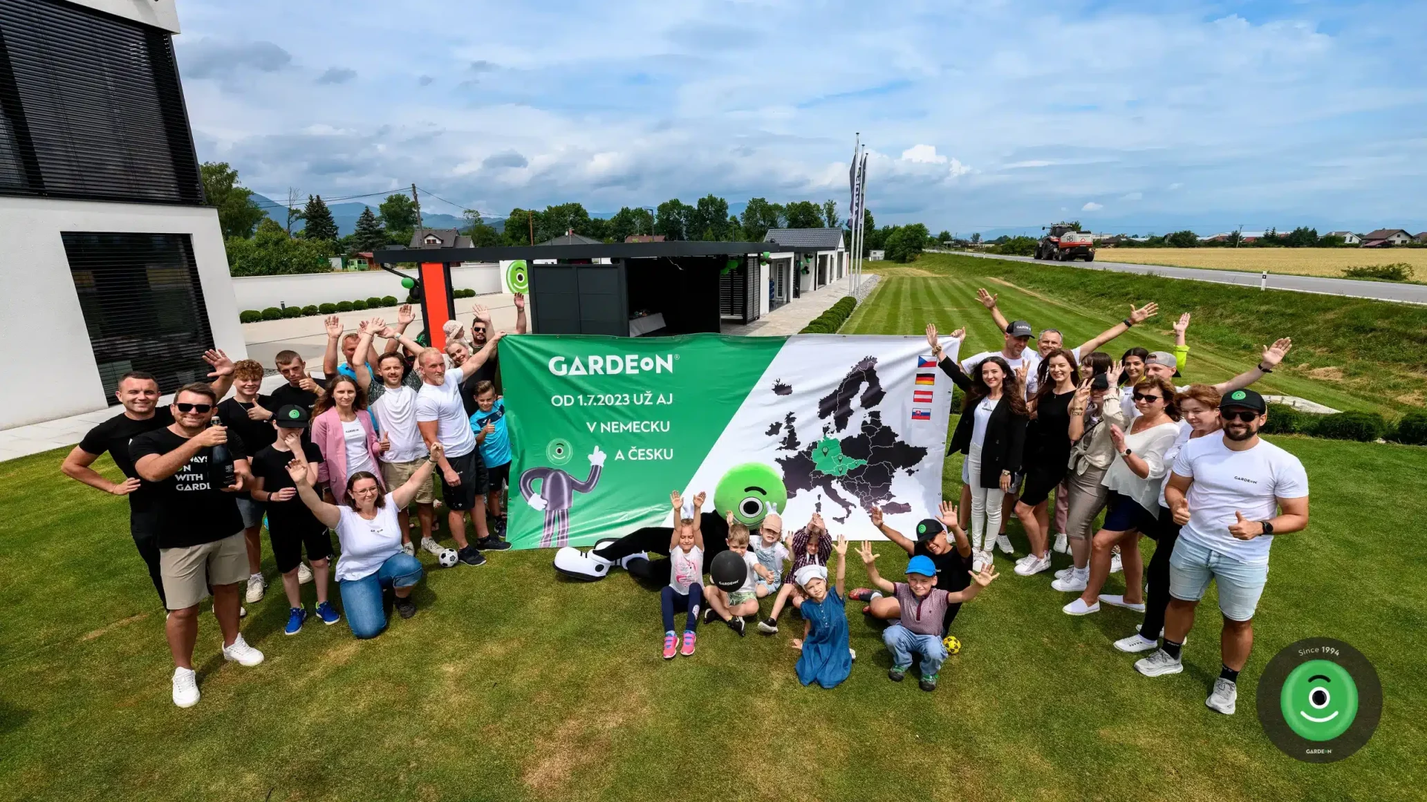 Společná fotografie zákazníků se zaměstnanci GARDEON v Turčianském Dúru