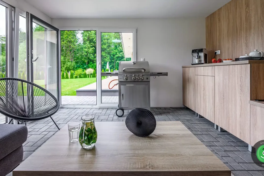 Detail na vnitřek zahradního domku od firmy GARDEON