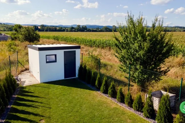 GARDEON zahradní domek s pultovou střechou s bílou krytinou