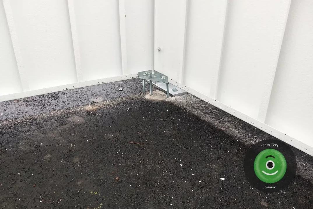 Velká mezera pod stavbou