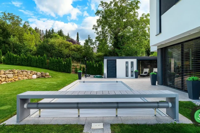 Zahradní domek GARDEON u venkovního bazénu