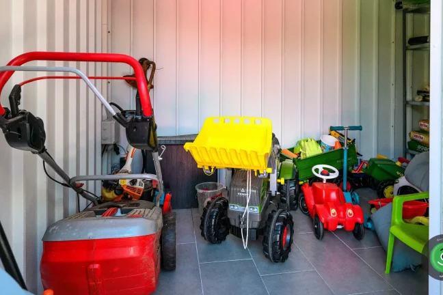 Detail vnitřku zahradního domku GARDEON