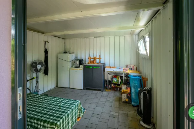 Vnitřek zahradního domku GARDEON