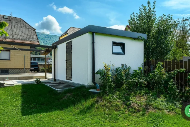 Garáž GARDEON u velkého rodinného domu