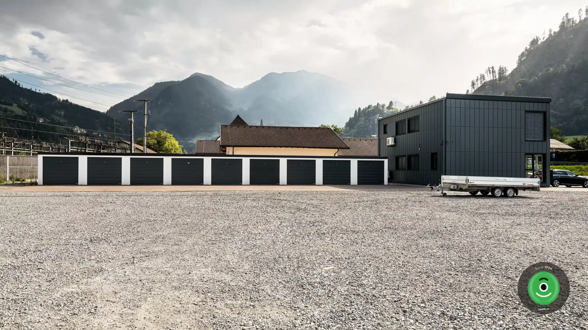 Řadové garáže s pultovou střechou