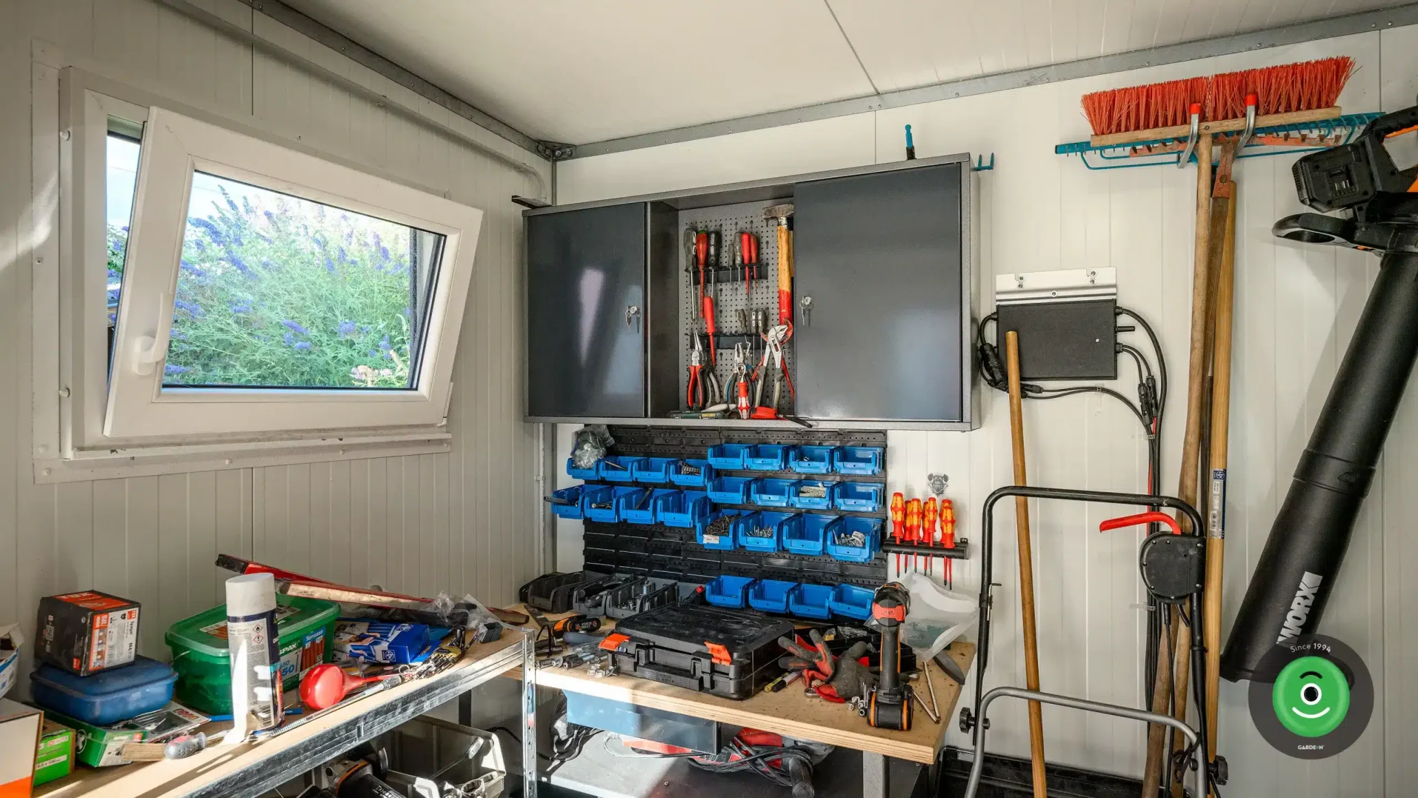 Kutilský ponk v zahradním domku GARDEON