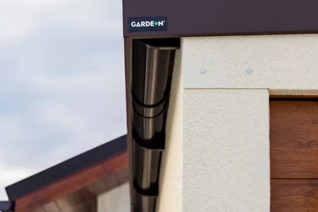 Detail na atiku a okap na garáži GARDEON