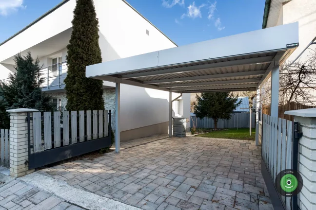 Přístřešek GARDEON s patkami pod zamkovou dlažbou