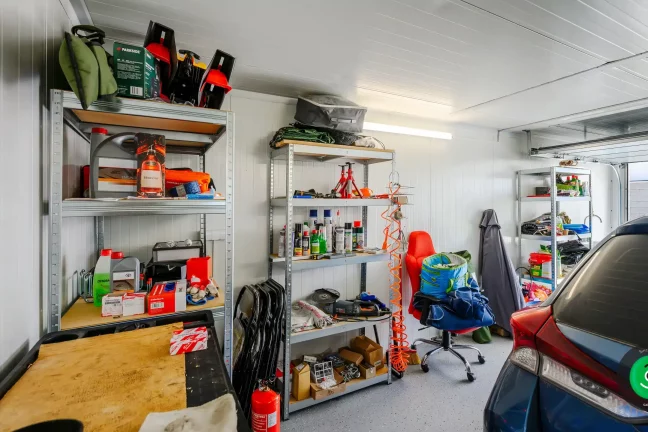 Úložný prostor v garáži gardeon pro dvě auta