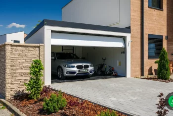 Sekční vrata na garáži gardeon