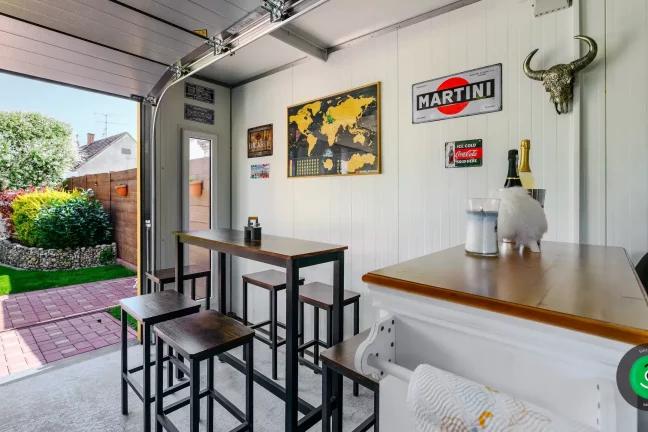 Příjemné posezení v garáži gardeon