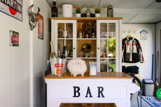 Garáž gardeon s malým barem uvnitř