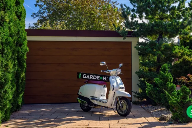 gardeon závěsný systém u garáže