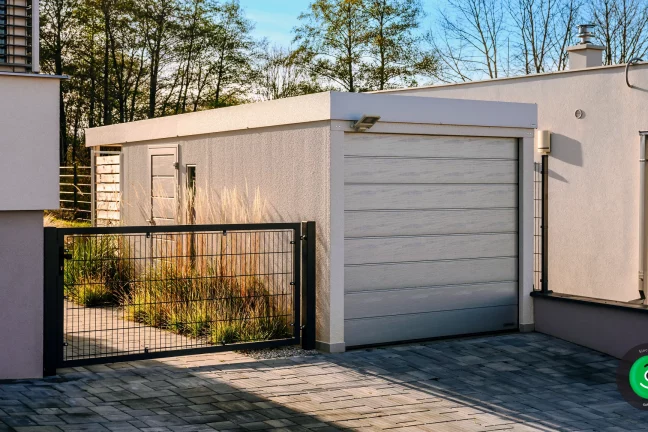 garáž pro jedno auto s bočními dveřmi
