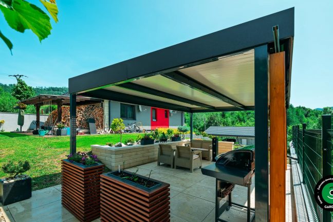Stíněná pergola s příjemným posezením