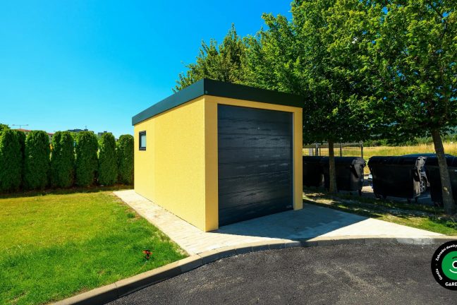 Praktická montovaná garáž využita jako úložný prostor.