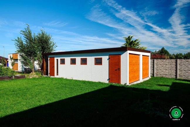 Praktická dvojgaráž s moderním vzhledem a světlým rámováním